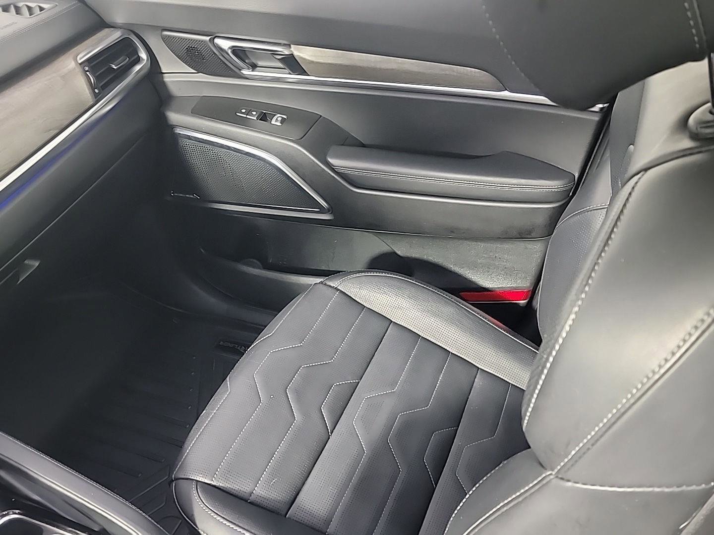 Used 2022 Kia Telluride SX w/ SX Prestige Package image 23