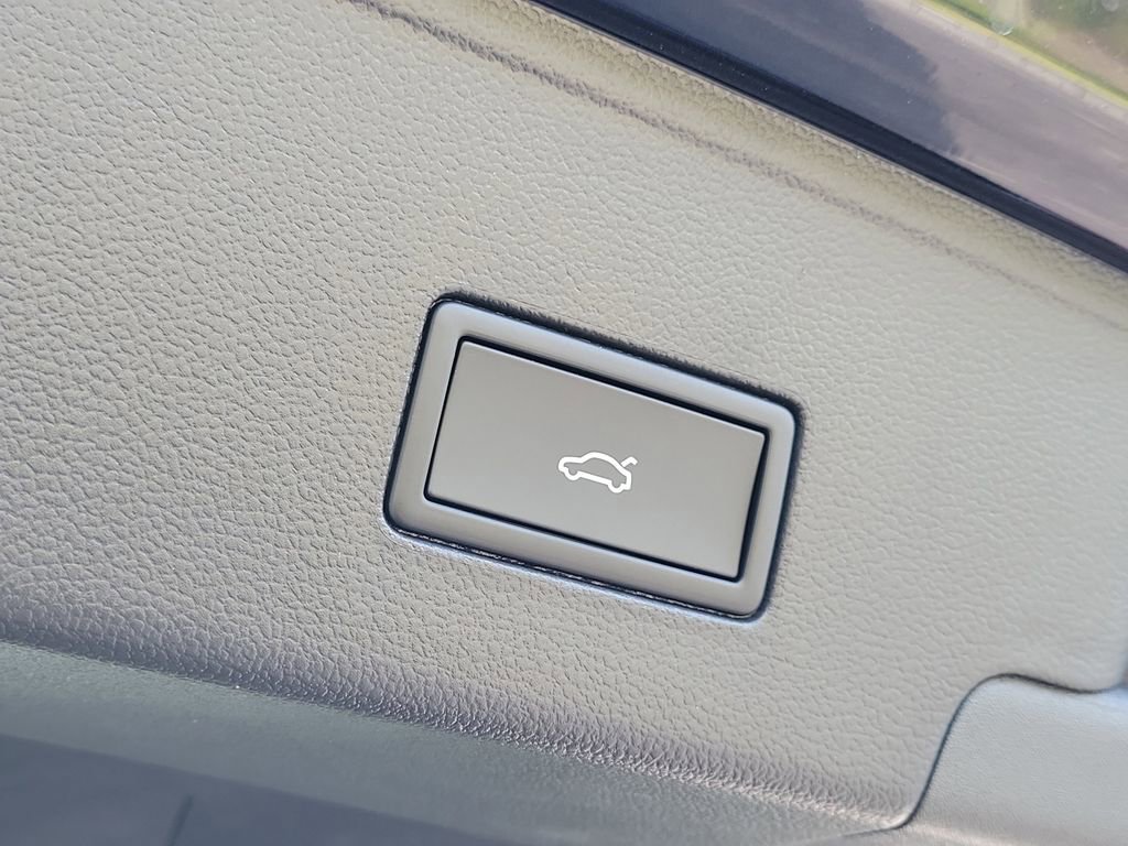 New 2026 Volkswagen Atlas Cross Sport SEL Premium R-Line image 7