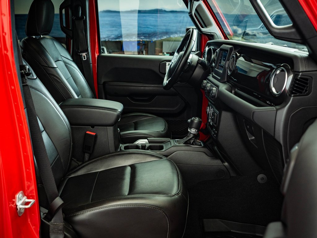 Used 2020 Jeep Wrangler Unlimited Sahara image 22