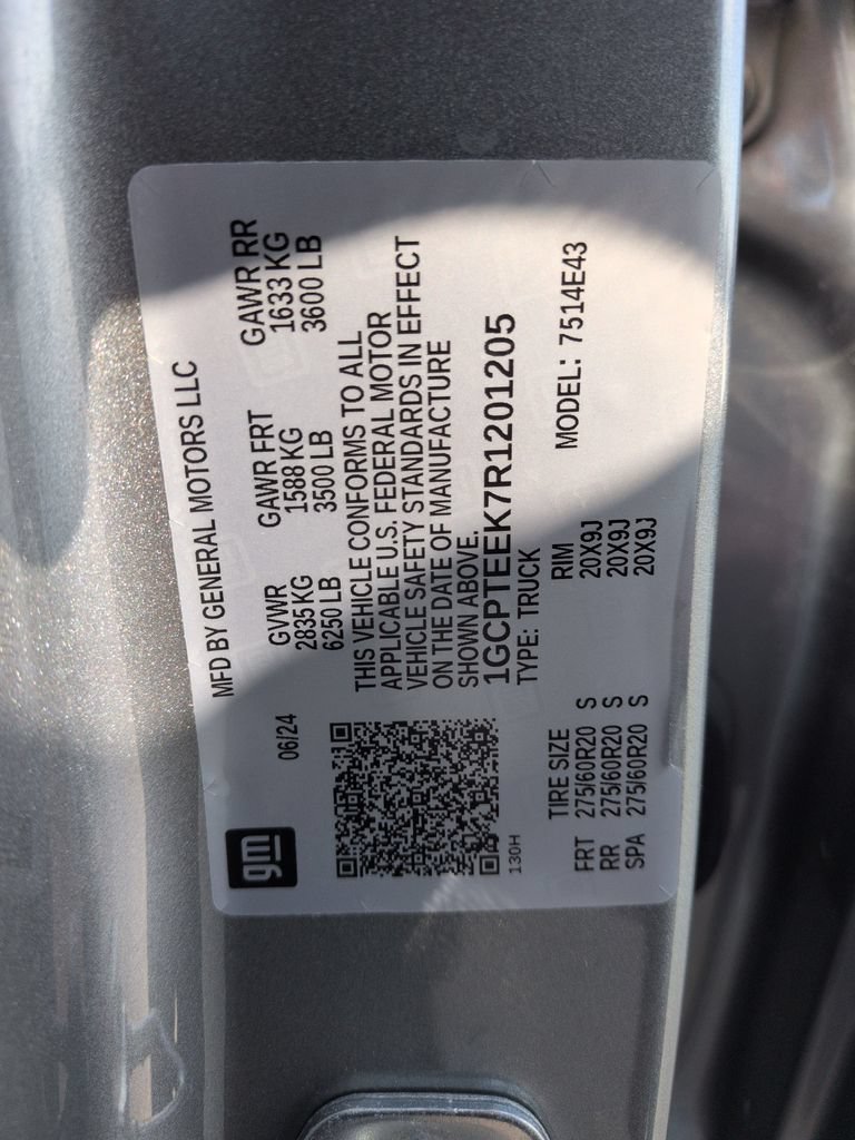 Used 2024 Chevrolet Colorado Trail Boss w/ Technology Package AWD/4WD image 29