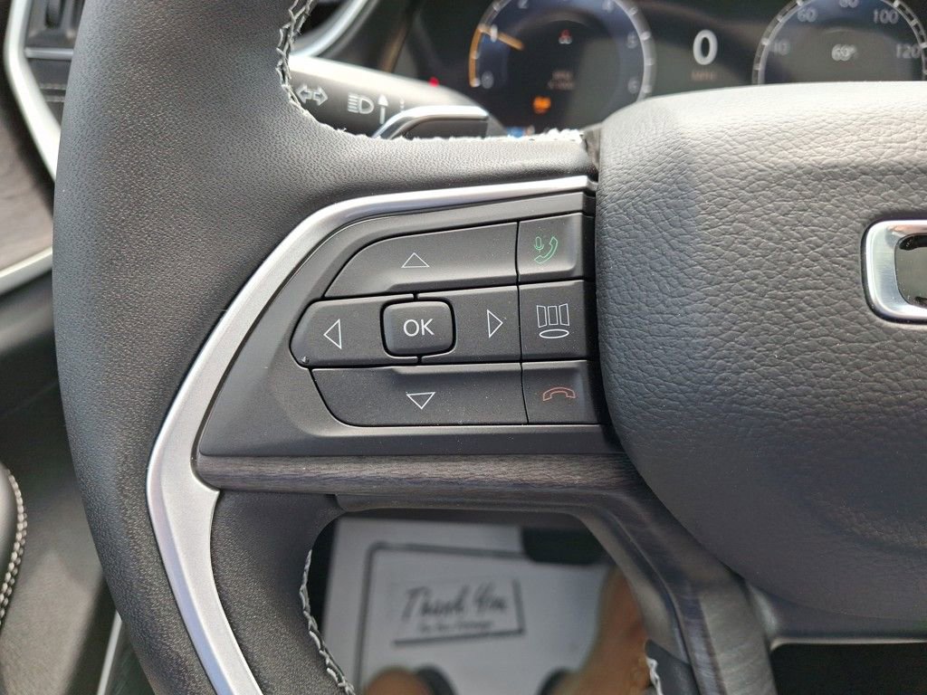 New 2025 Jeep Grand Cherokee Limited w/ Black Appearance Package image 22