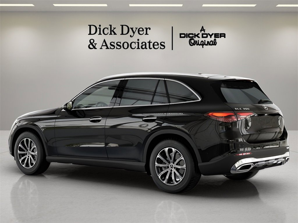 Used 2025 Mercedes-Benz GLC 300 4MATIC image 15