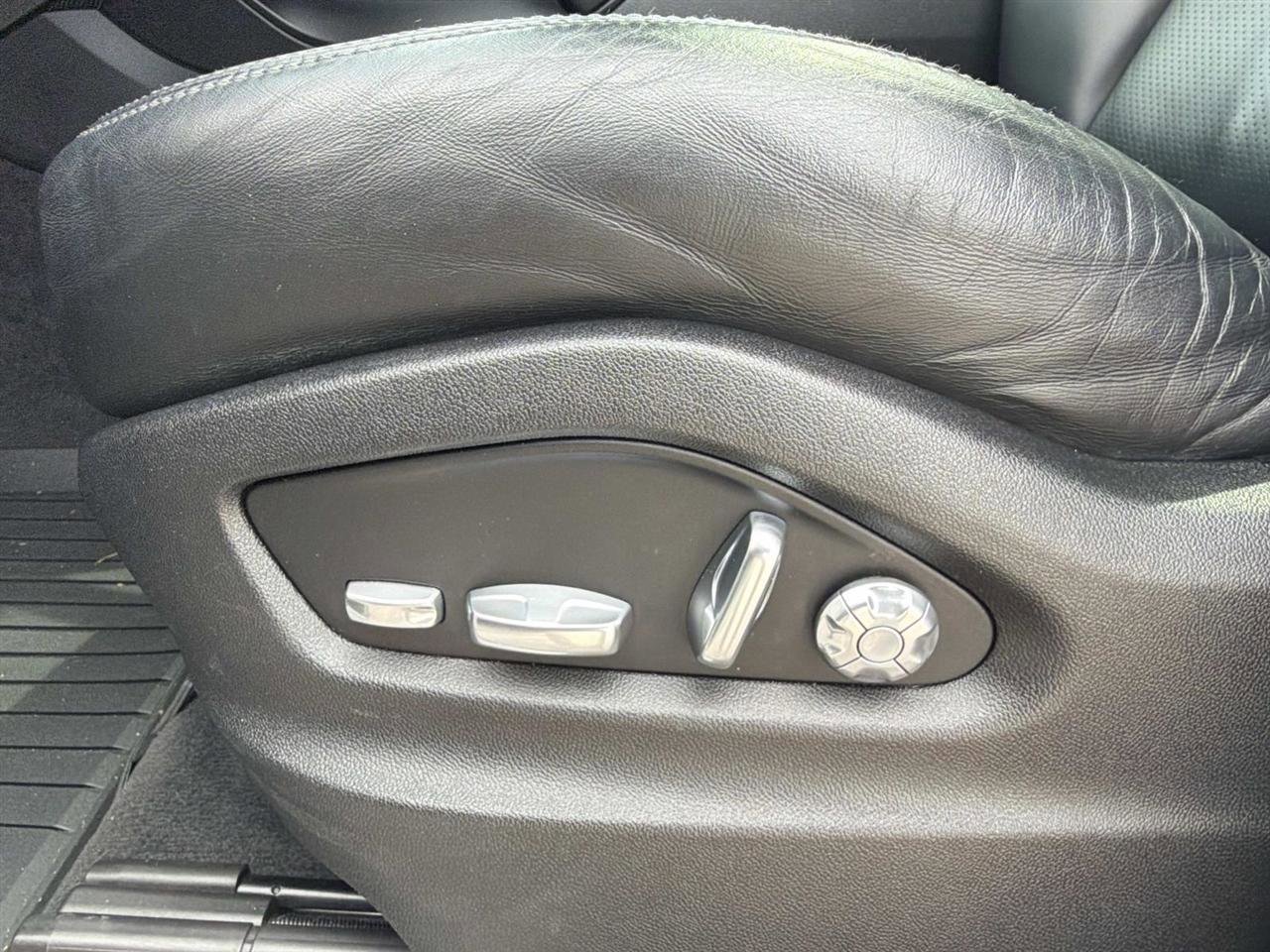Used 2021 Porsche Cayenne Coupe AWD/4WD image 11