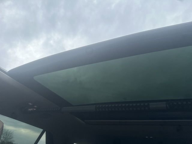 Used 2021 Ford Explorer XLT w/ Equipment Group 202A image 26