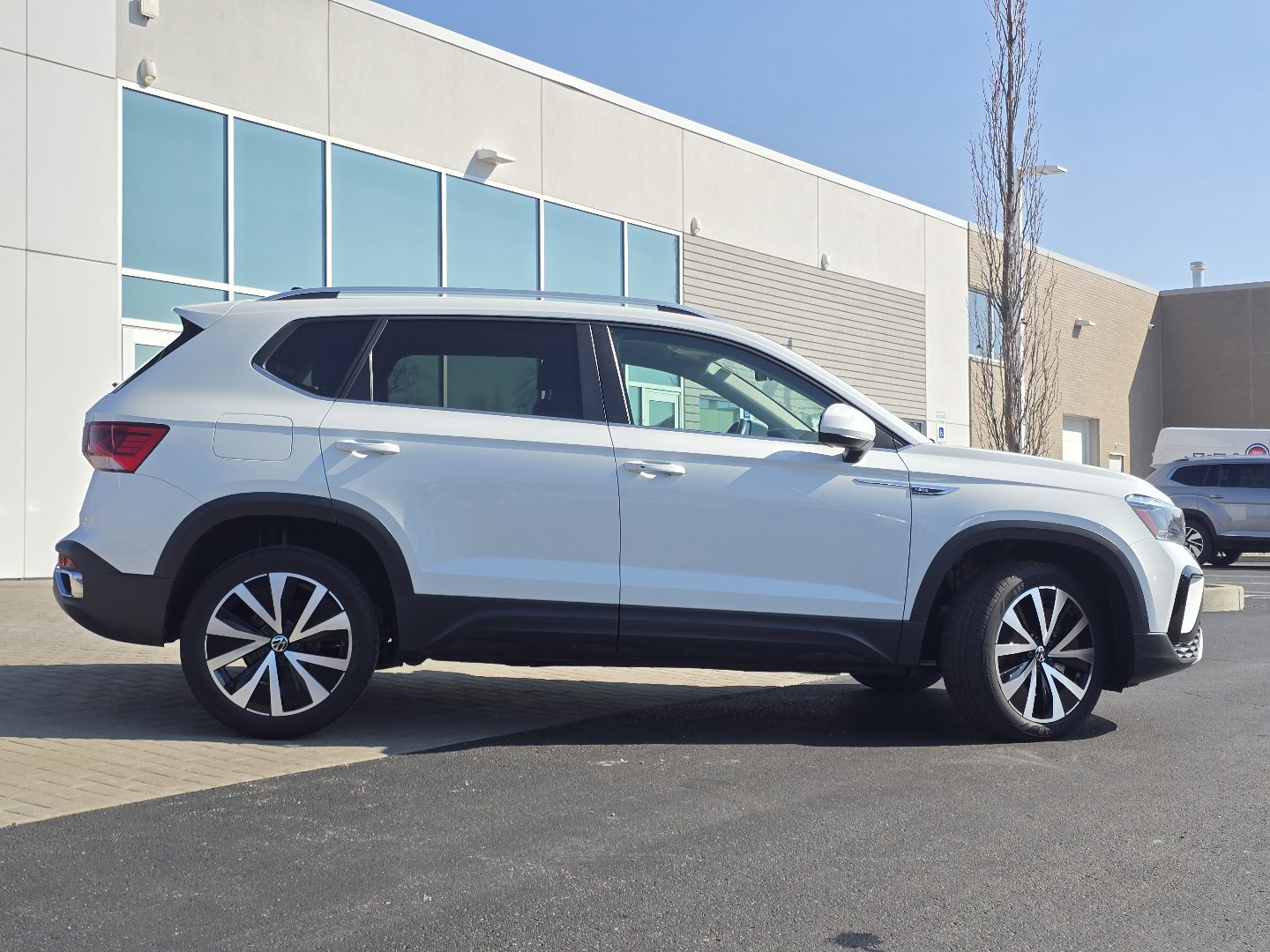 Used 2024 Volkswagen Taos SE image 22