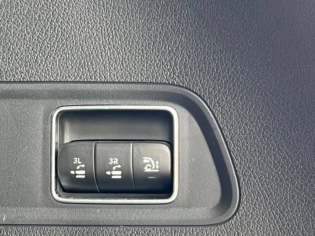 Certified 2025 Mercedes-Benz GLS 580 4MATIC image 43