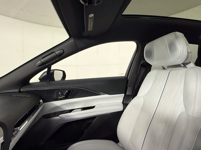 Certified 2024 Cadillac Lyriq Luxury RWD image 19