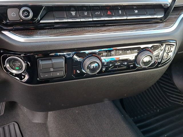 Used 2025 Chevrolet Silverado 2500 LT w/ Convenience Package image 11