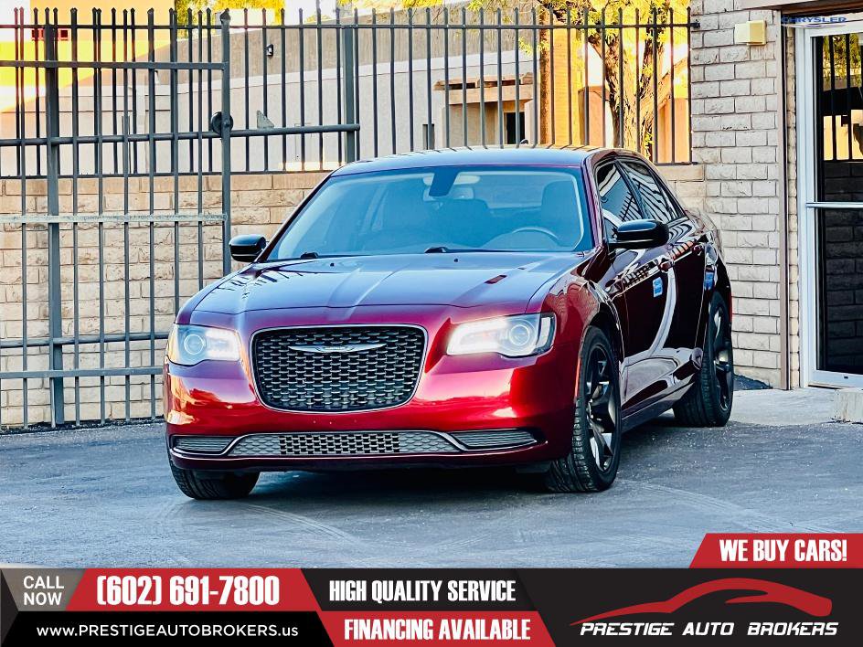 Used 2021 Chrysler 300 Touring w/ Sport Appearance Package image 2