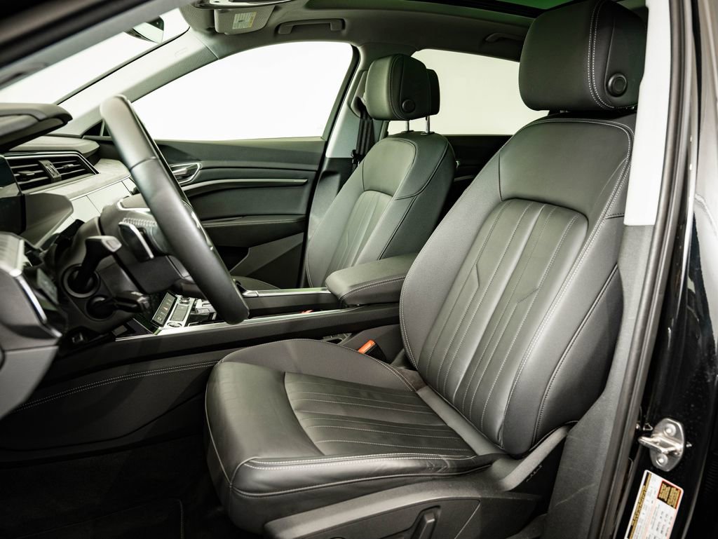 Used 2021 Audi e-tron Premium w/ Convenience Plus Package AWD/4WD image 23