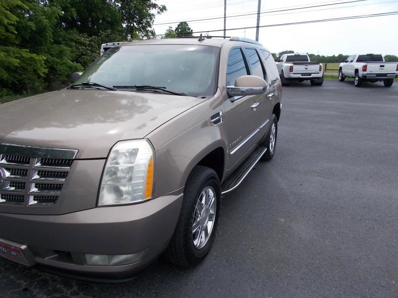 Used 2007 Cadillac Escalade AWD w/ Information Package image 8