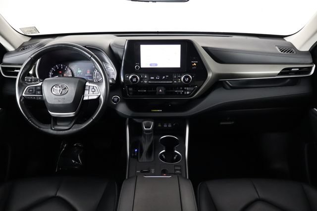 Used 2023 Toyota Highlander XLE FWD image 13
