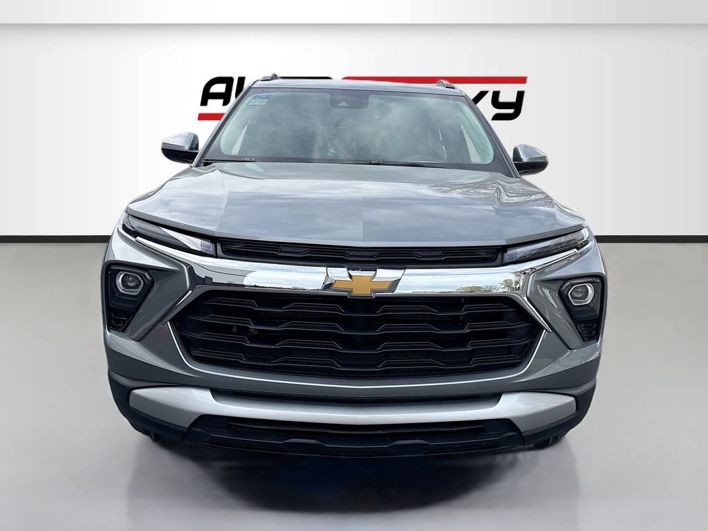 Used 2026 Chevrolet TrailBlazer LT w/ Convenience Package AWD/4WD image 2