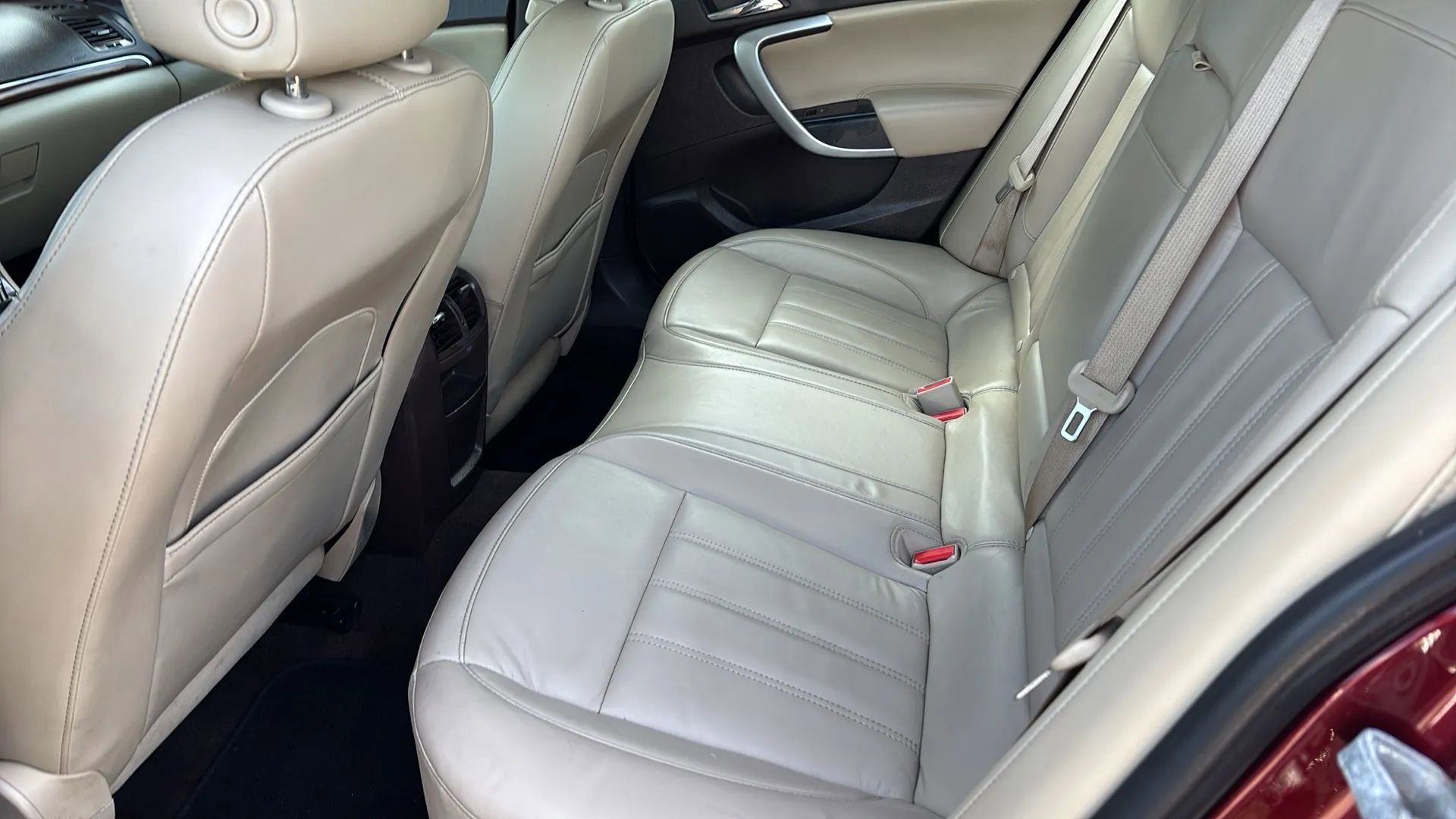 Used 2017 Buick Regal Sport Touring image 12