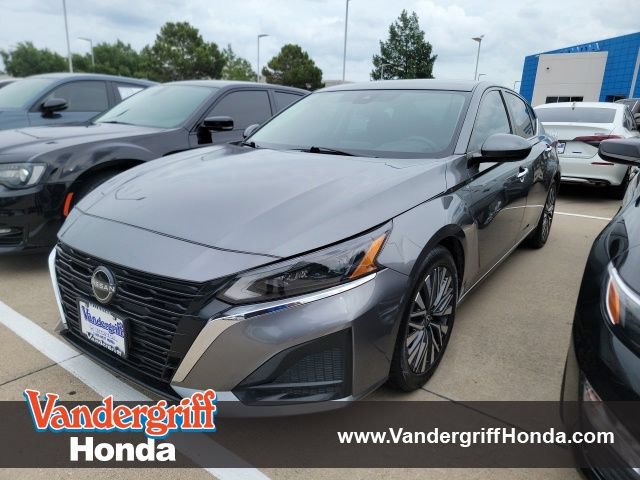 Used 2023 Nissan Altima 2.5 SV