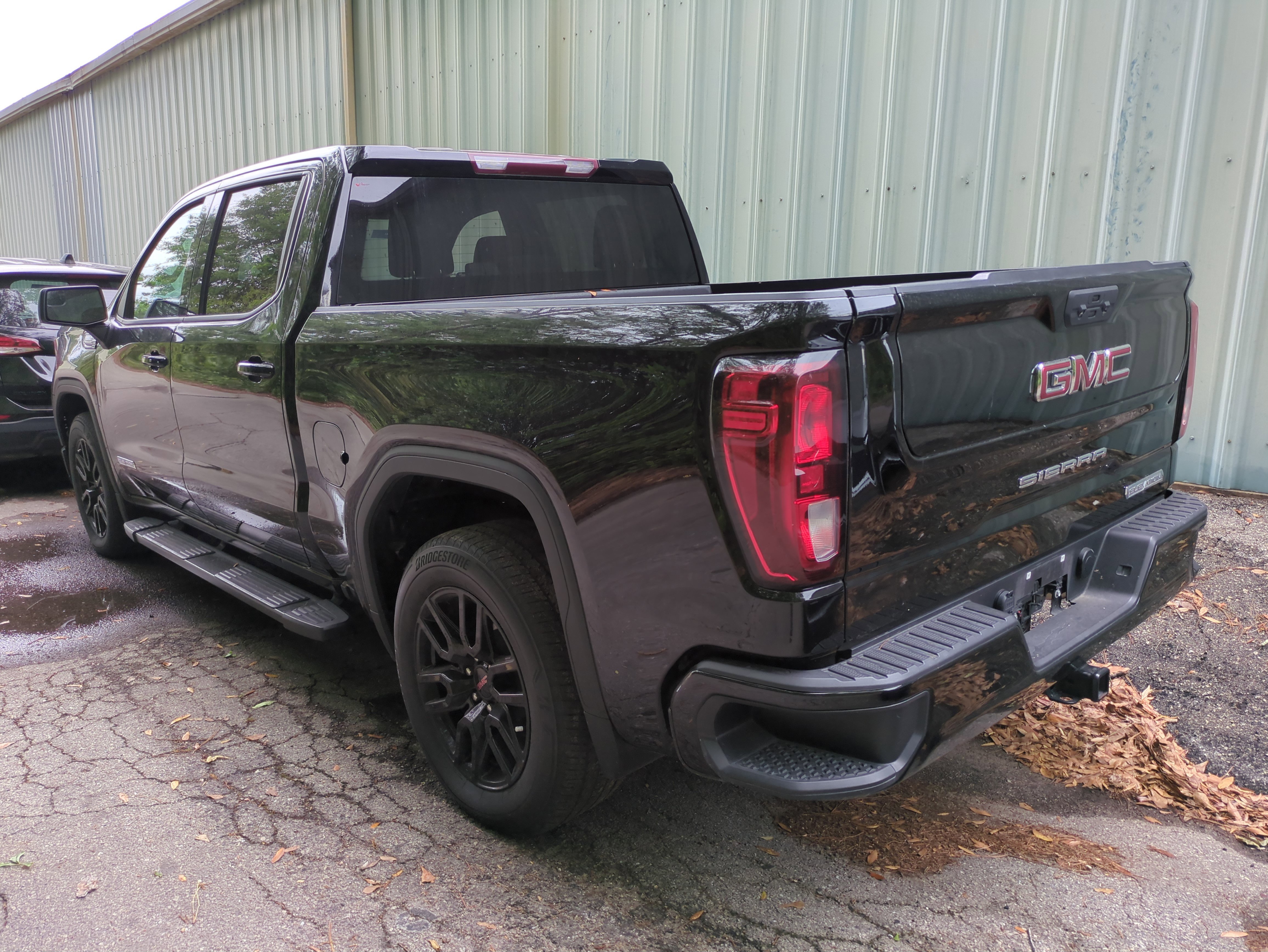 Used 2022 GMC Sierra 1500 Elevation image 3