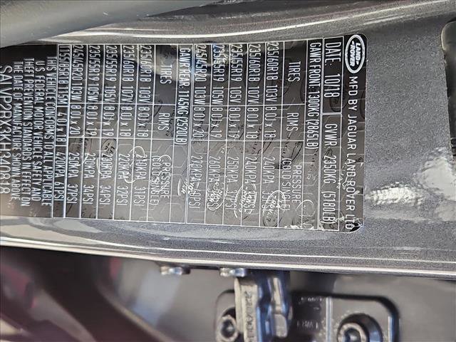 Used 2019 Land Rover Range Rover Evoque SE Premium image 24