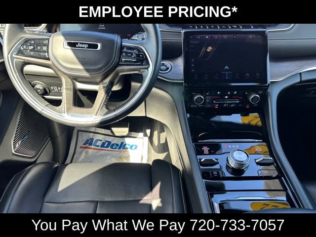 Used 2022 Jeep Grand Cherokee Overland w/ Luxury Tech Group IV AWD/4WD image 19