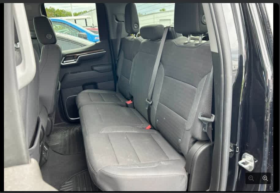Used 2023 Chevrolet Silverado 1500 LT w/ Z71 Off-Road Package AWD/4WD image 9