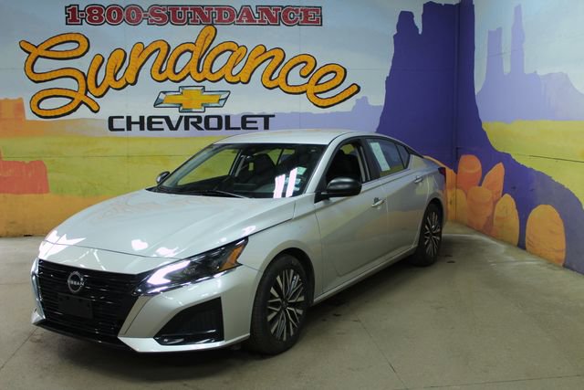 Used 2025 Nissan Altima 2.5 SV image 2