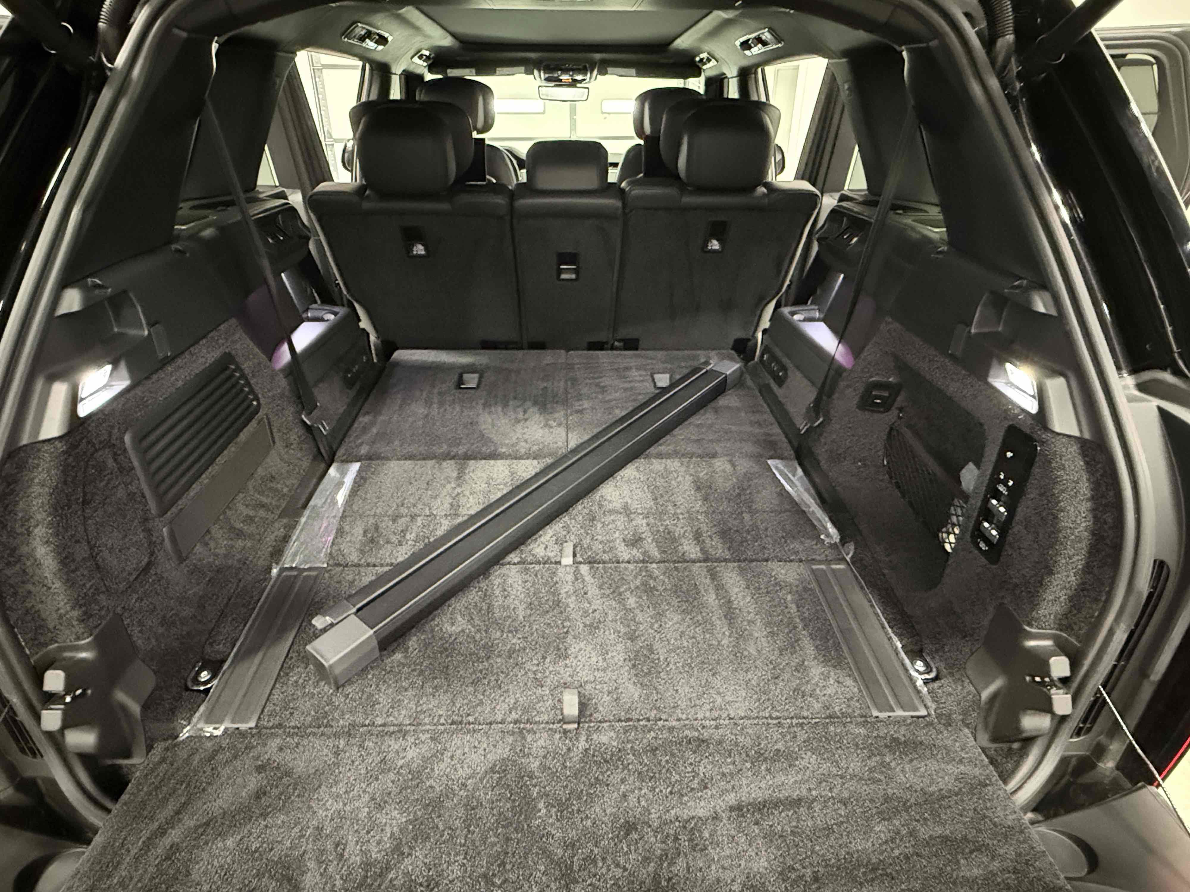 Used 2025 Land Rover Range Rover Long Wheelbase Autobiography image 64