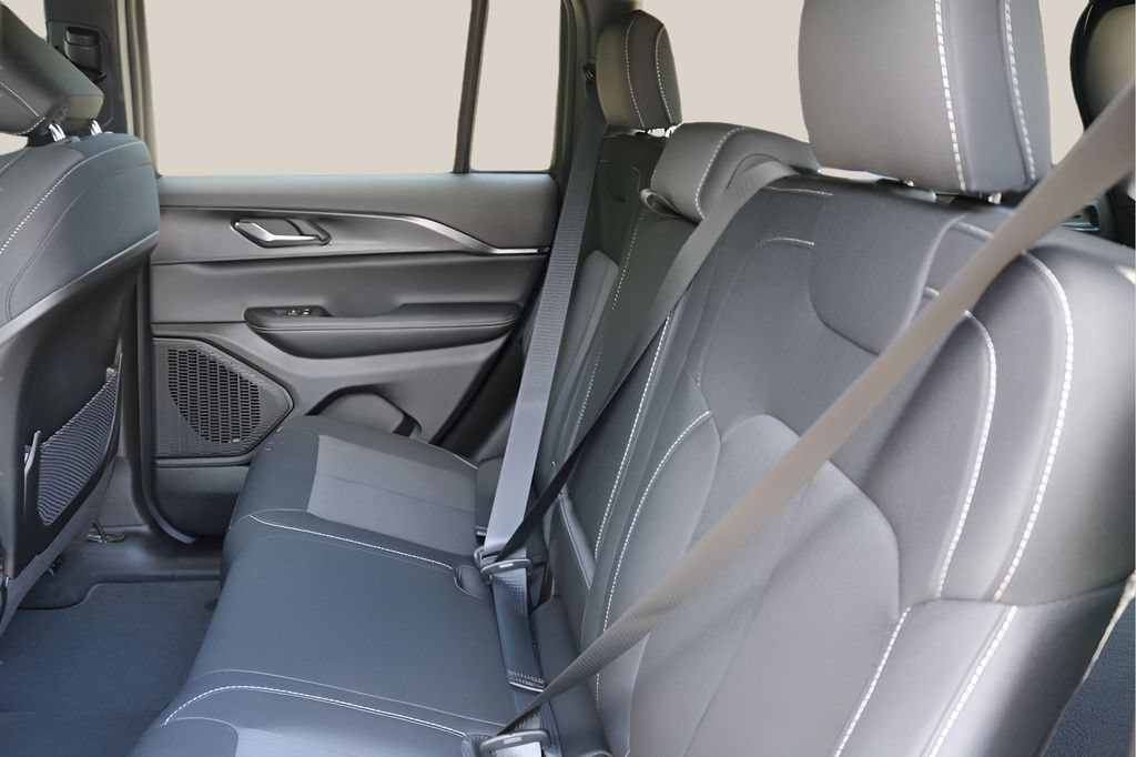 New 2026 Jeep Grand Cherokee Laredo X RWD image 16