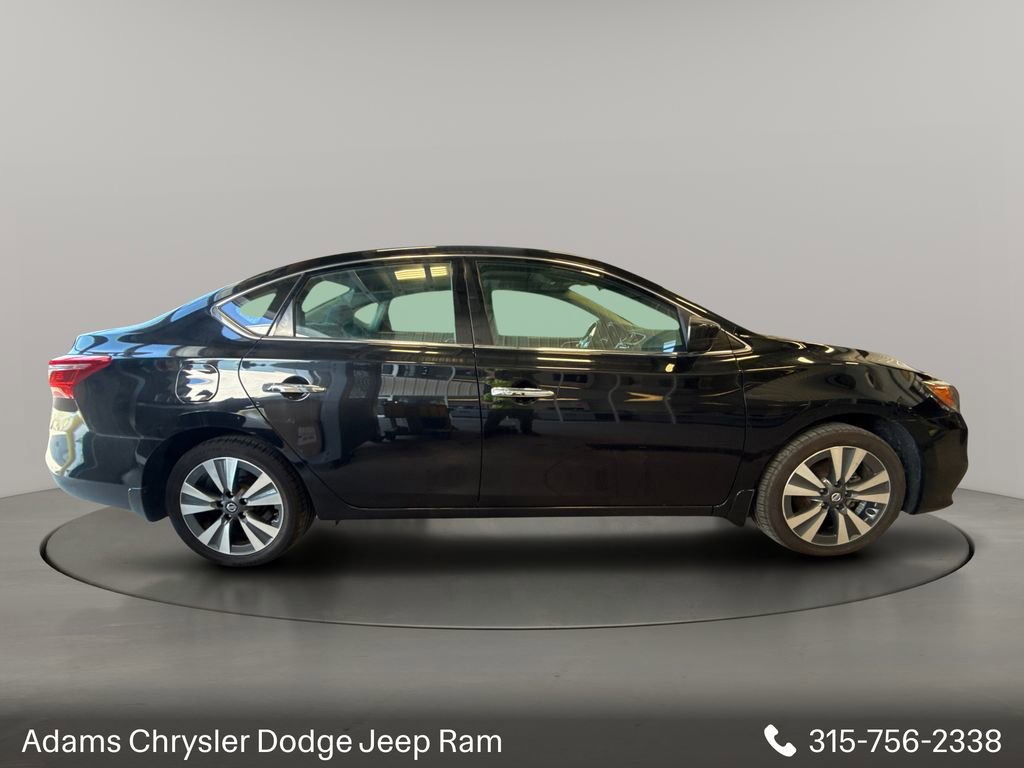 Used 2019 Nissan Sentra SV w/ Special Edition Package FWD image 4