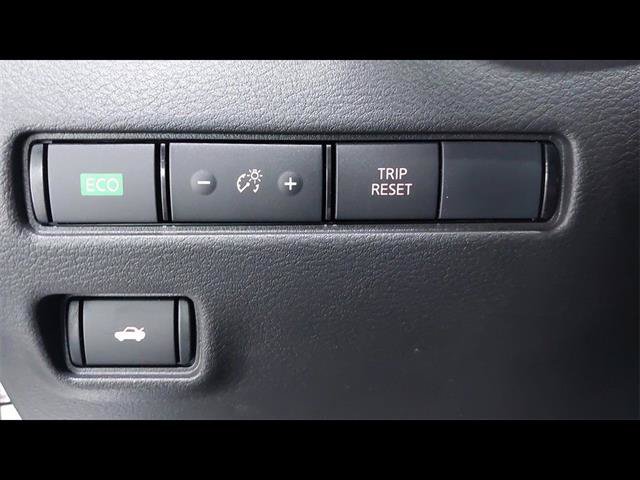 Used 2025 Nissan Sentra SR w/ SR Premium Package FWD image 22