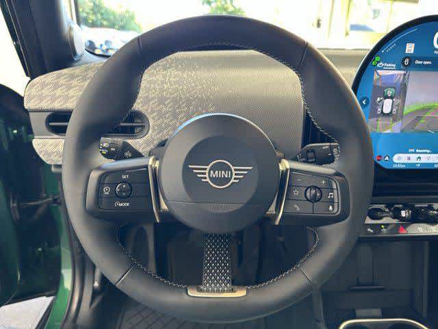Used 2026 MINI Cooper 4-Door Hardtop FWD image 15