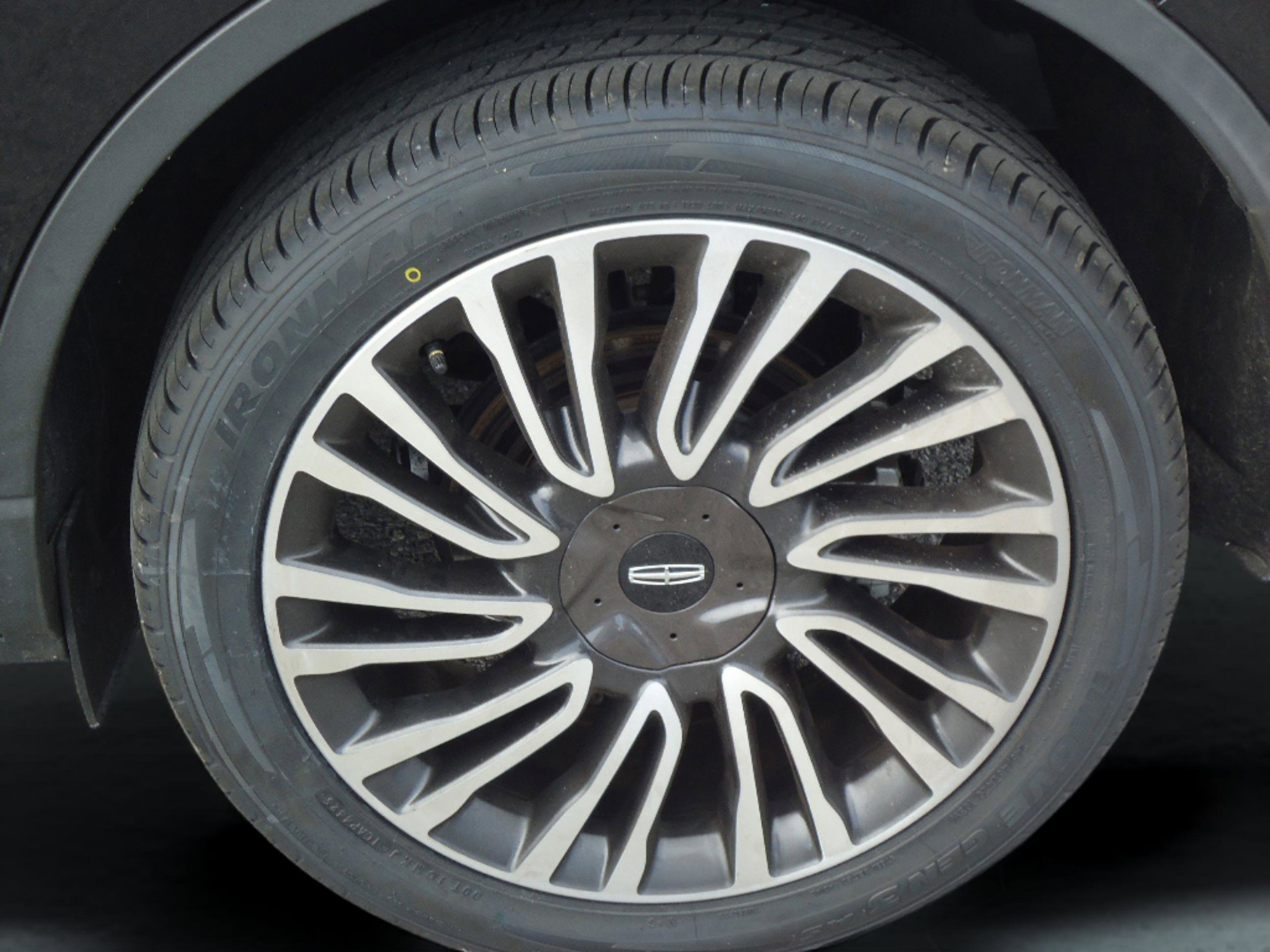 Used 2022 Lincoln Corsair Reserve w/ Equipment Group 201A AWD/4WD image 9