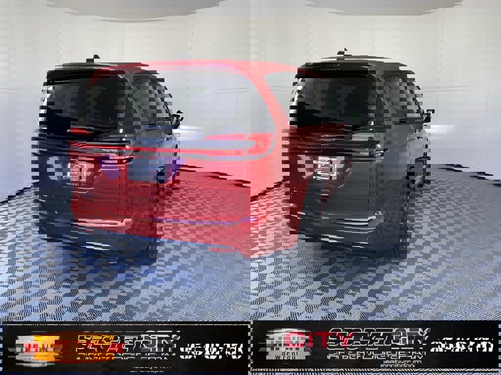 New 2026 Chrysler Pacifica Select image 7