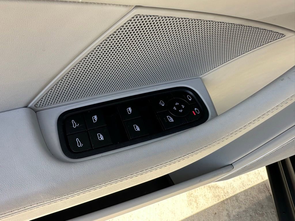 Certified 2023 Porsche Panamera GTS image 22