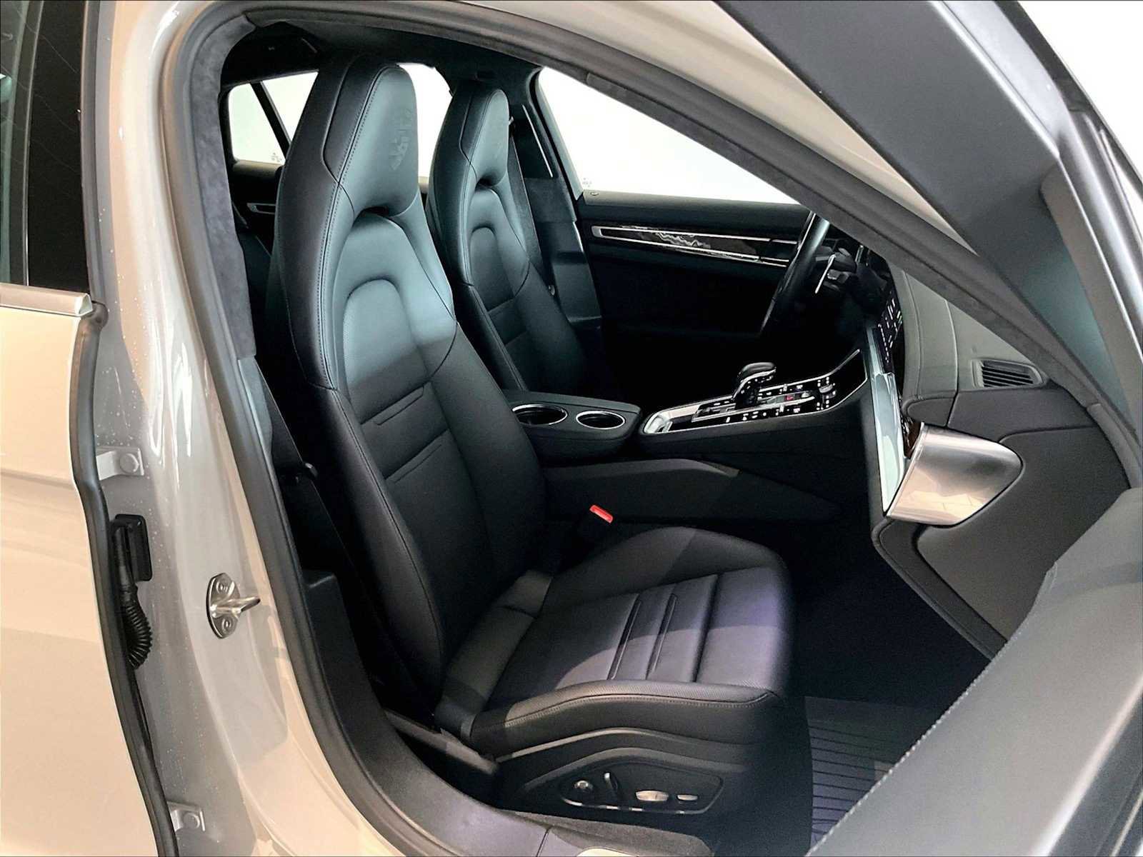 Used 2023 Porsche Panamera Turbo S image 22