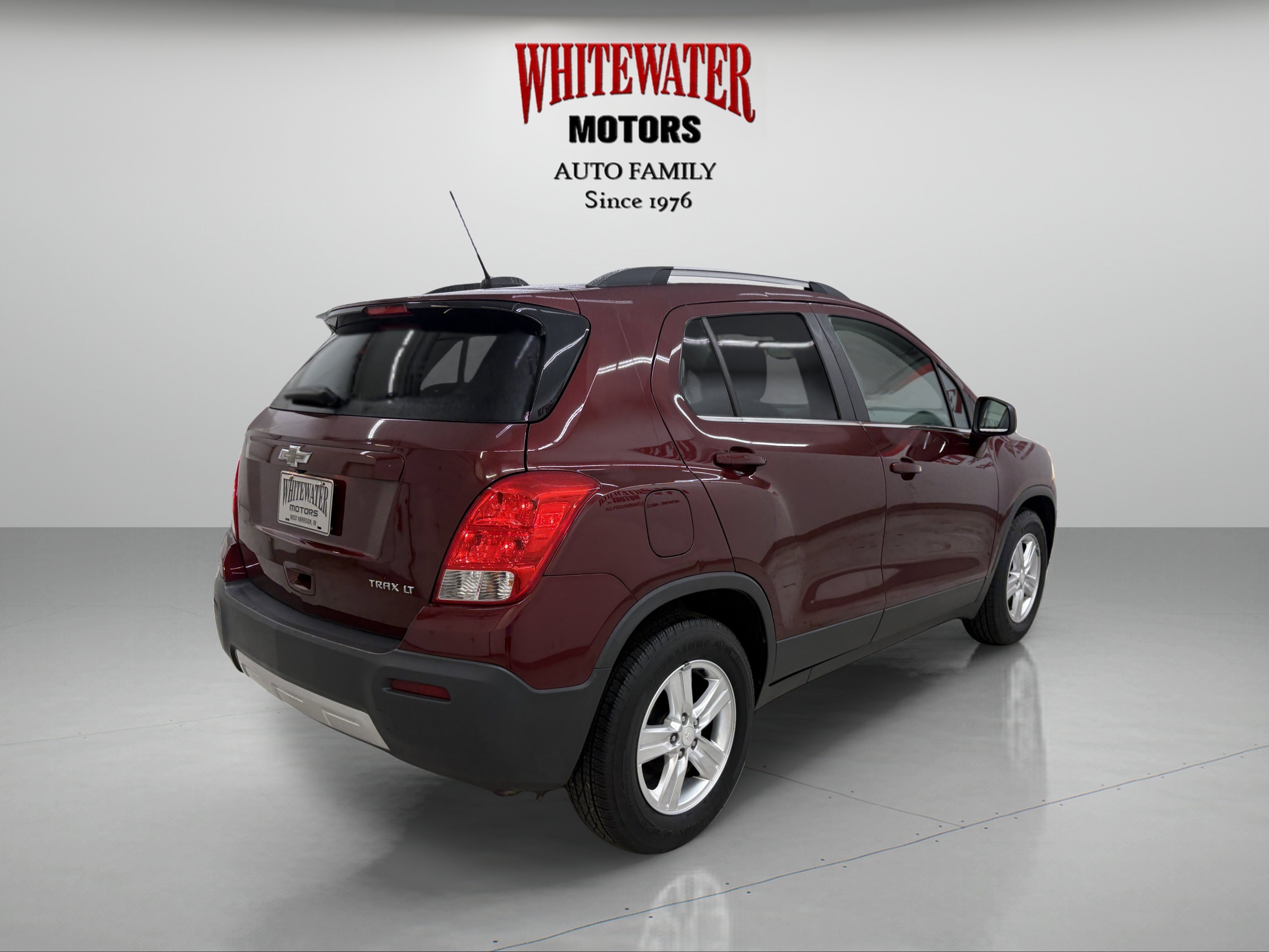 Used 2016 Chevrolet Trax LT w/ LT Sun and Sound Package FWD image 4