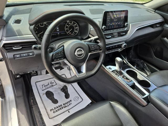 Used 2025 Nissan Altima 2.5 SR FWD image 14