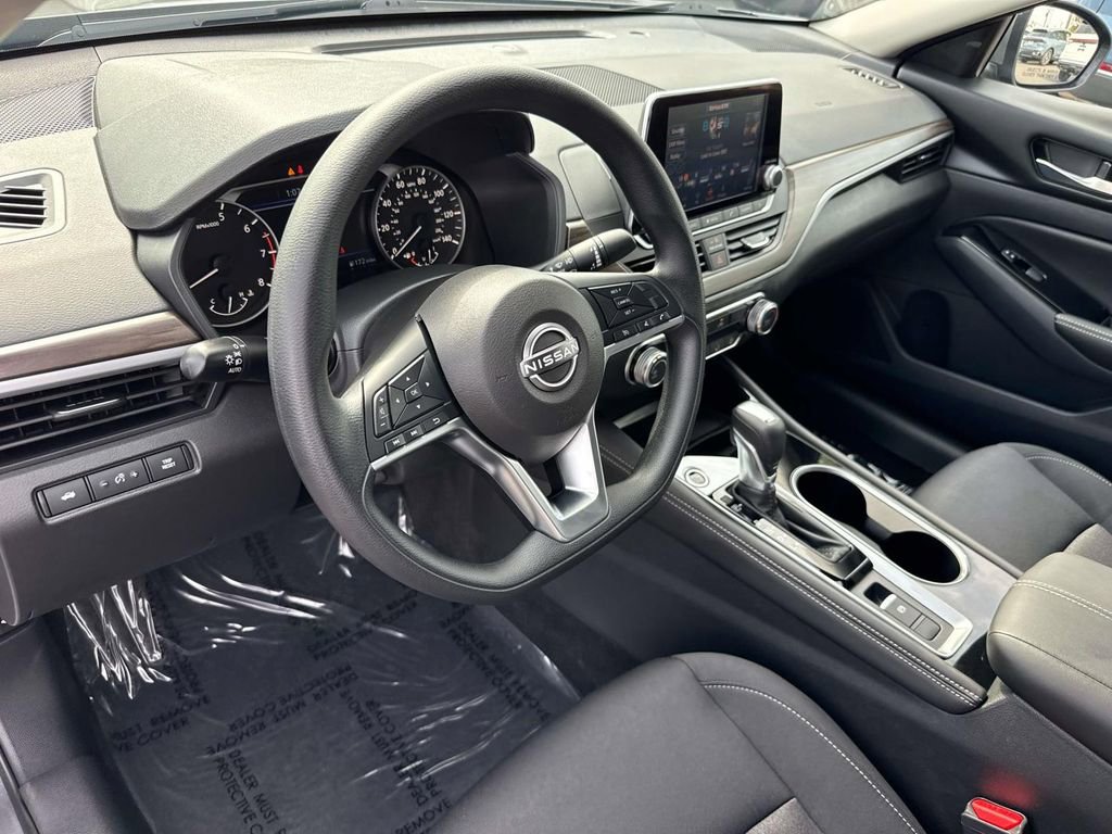Used 2023 Nissan Altima 2.5 SV image 25