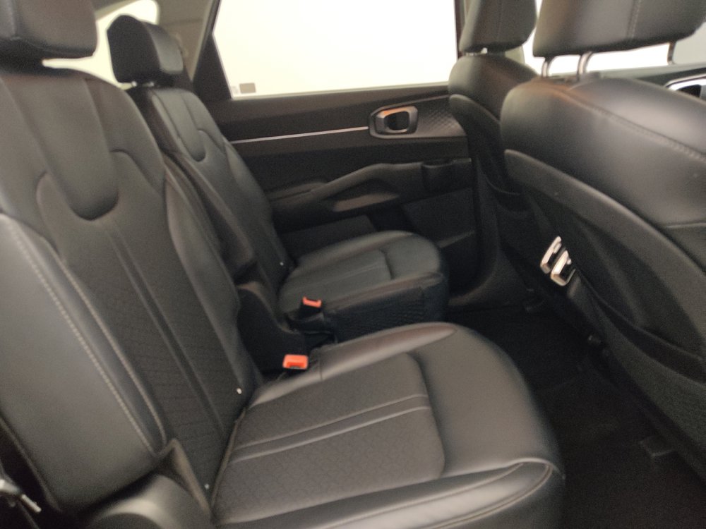 Used 2022 Kia Sorento S FWD image 19