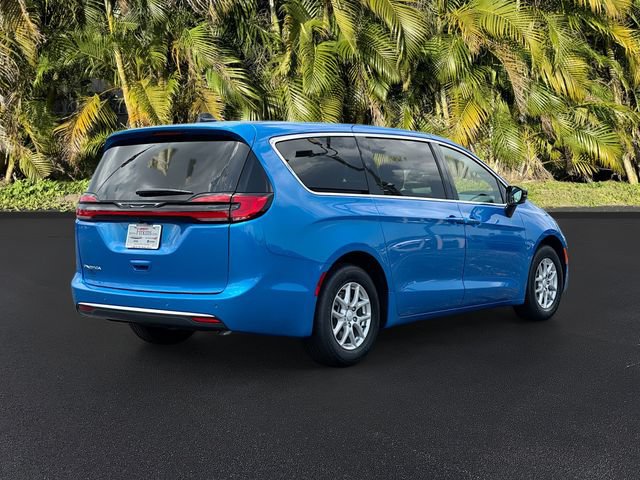 New 2027 Chrysler Pacifica Select FWD image 5