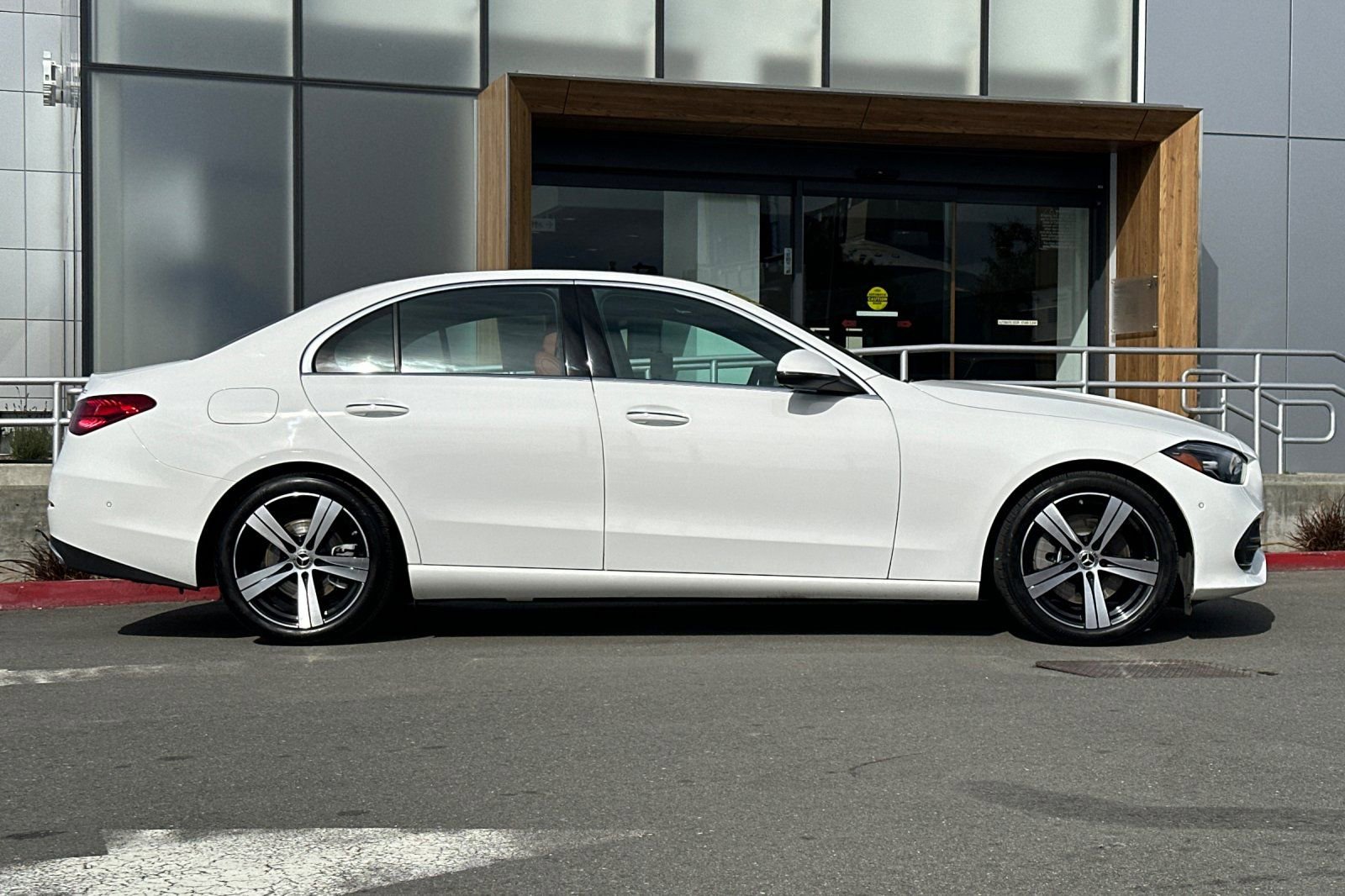 Used 2025 Mercedes-Benz C 300 4MATIC Sedan image 8