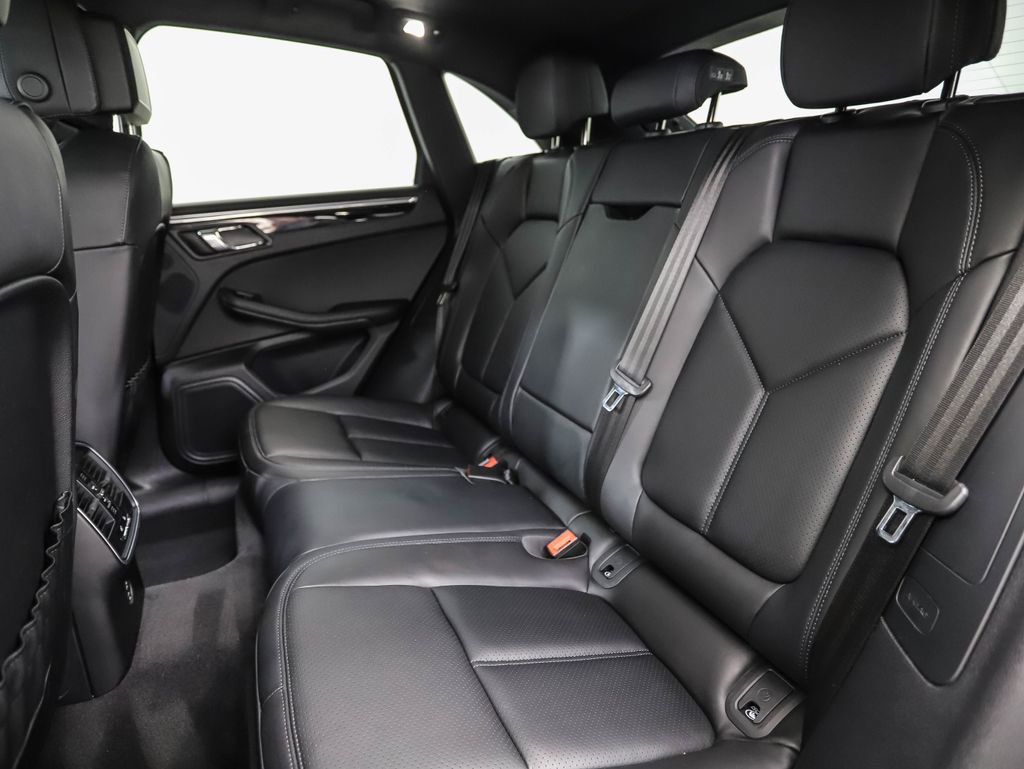 Used 2023 Porsche Macan image 21