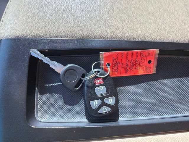Used 2014 Chevrolet Suburban LT RWD image 19