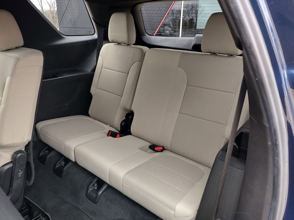 Used 2023 Chevrolet Traverse LS w/ Safety Package AWD/4WD image 9