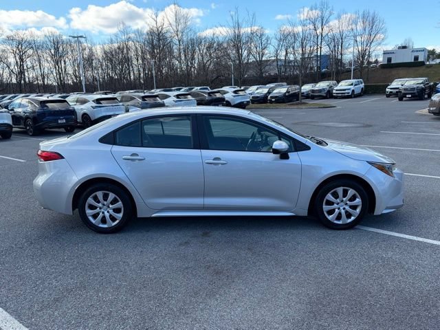 Used 2023 Toyota Corolla LE FWD image 9
