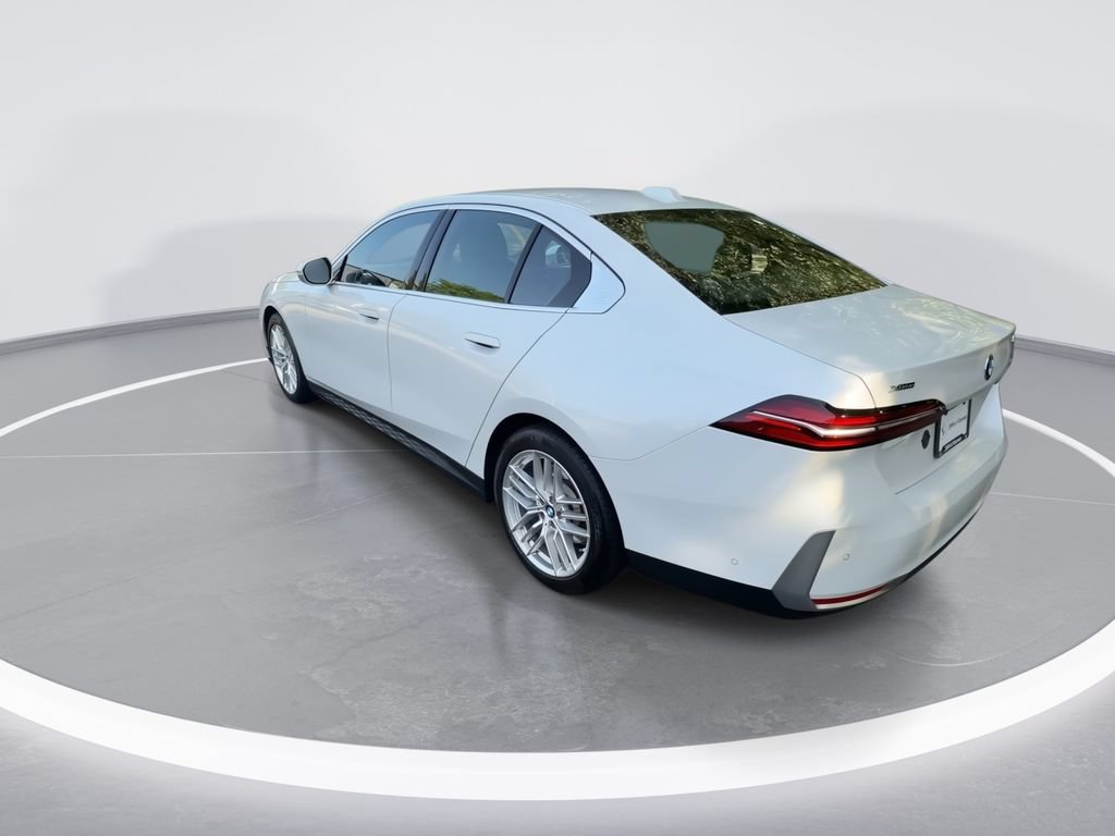 Used 2024 BMW 530i xDrive w/ Premium Package AWD/4WD image 6