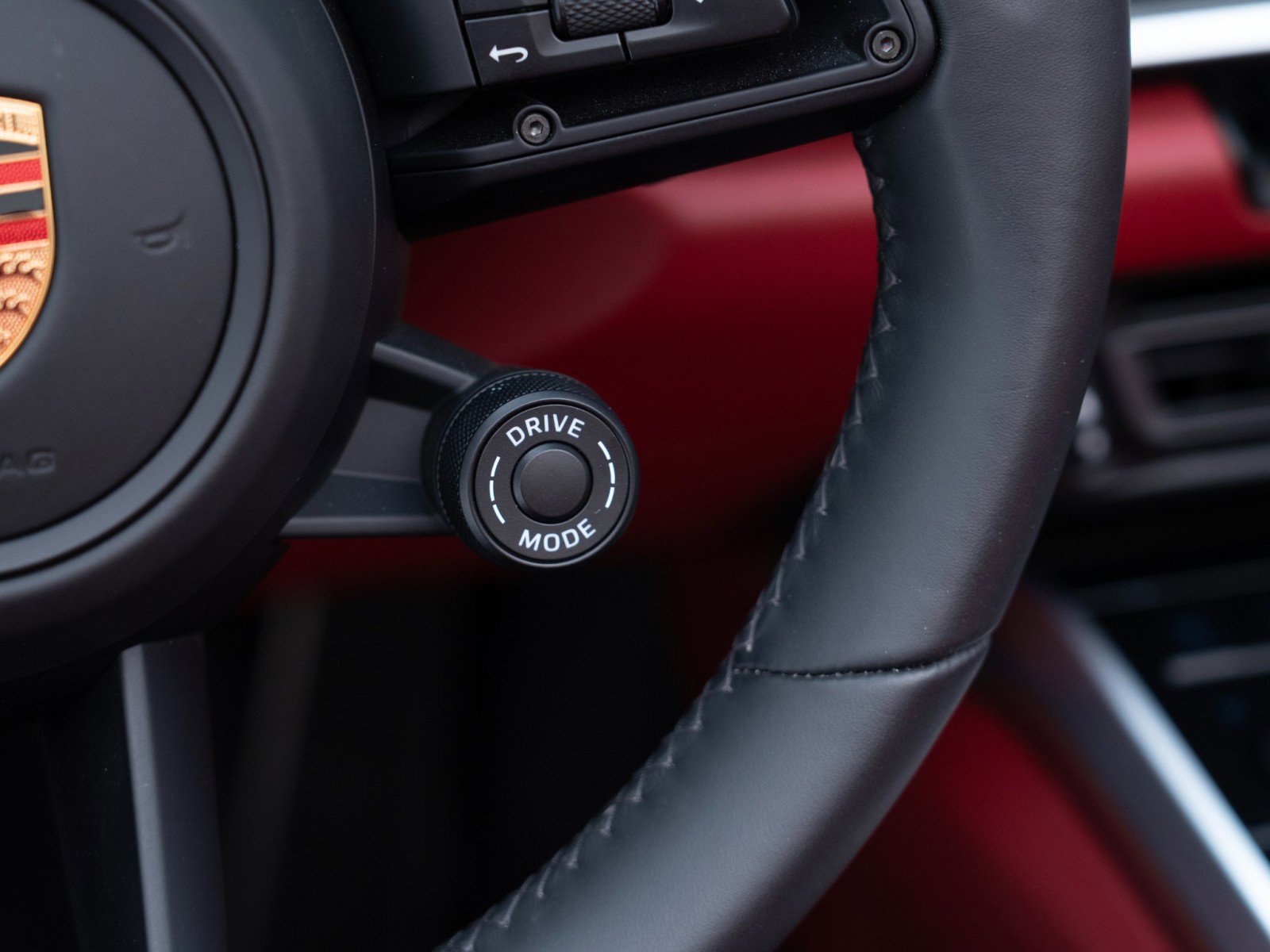 Used 2025 Porsche 911 Turbo image 31