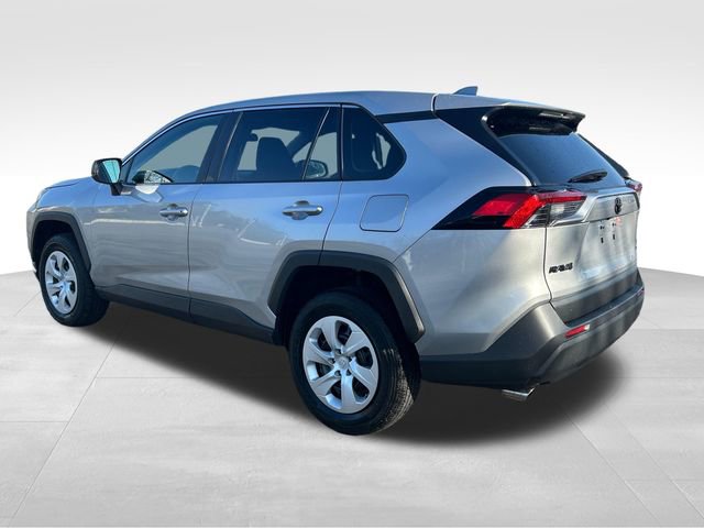 Certified 2024 Toyota RAV4 LE AWD/4WD image 4