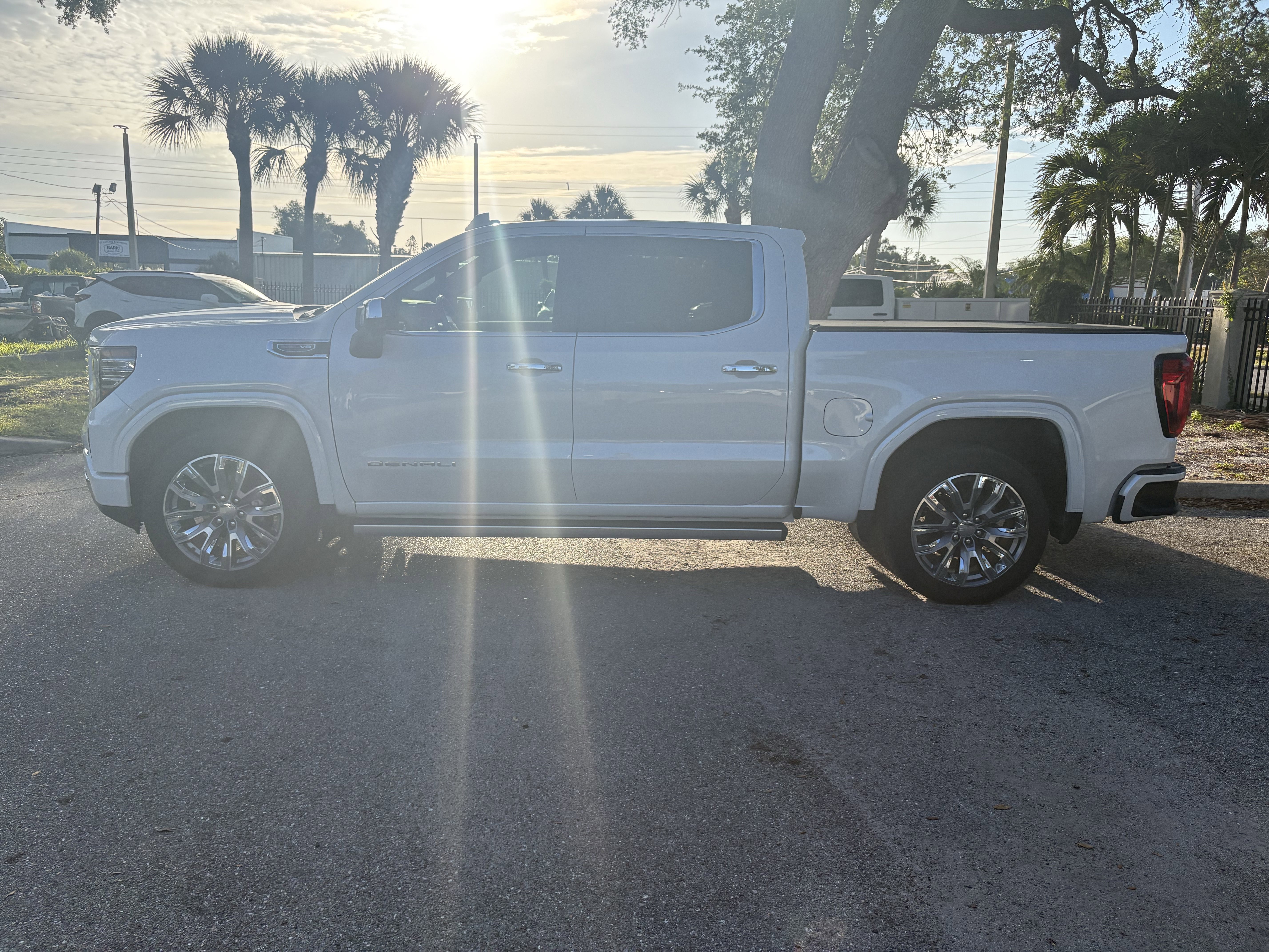 Used 2025 GMC Sierra 1500 Denali w/ Denali Reserve Package AWD/4WD image 4
