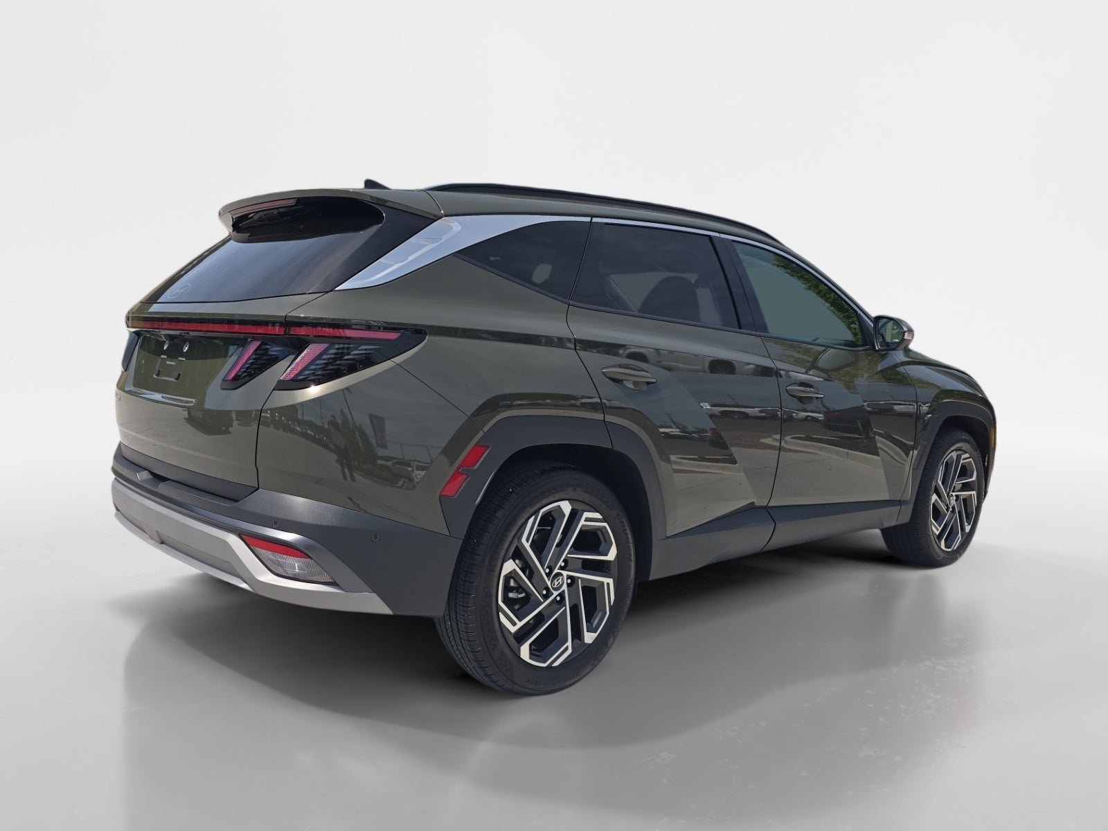 Used 2025 Hyundai Tucson Limited FWD image 3
