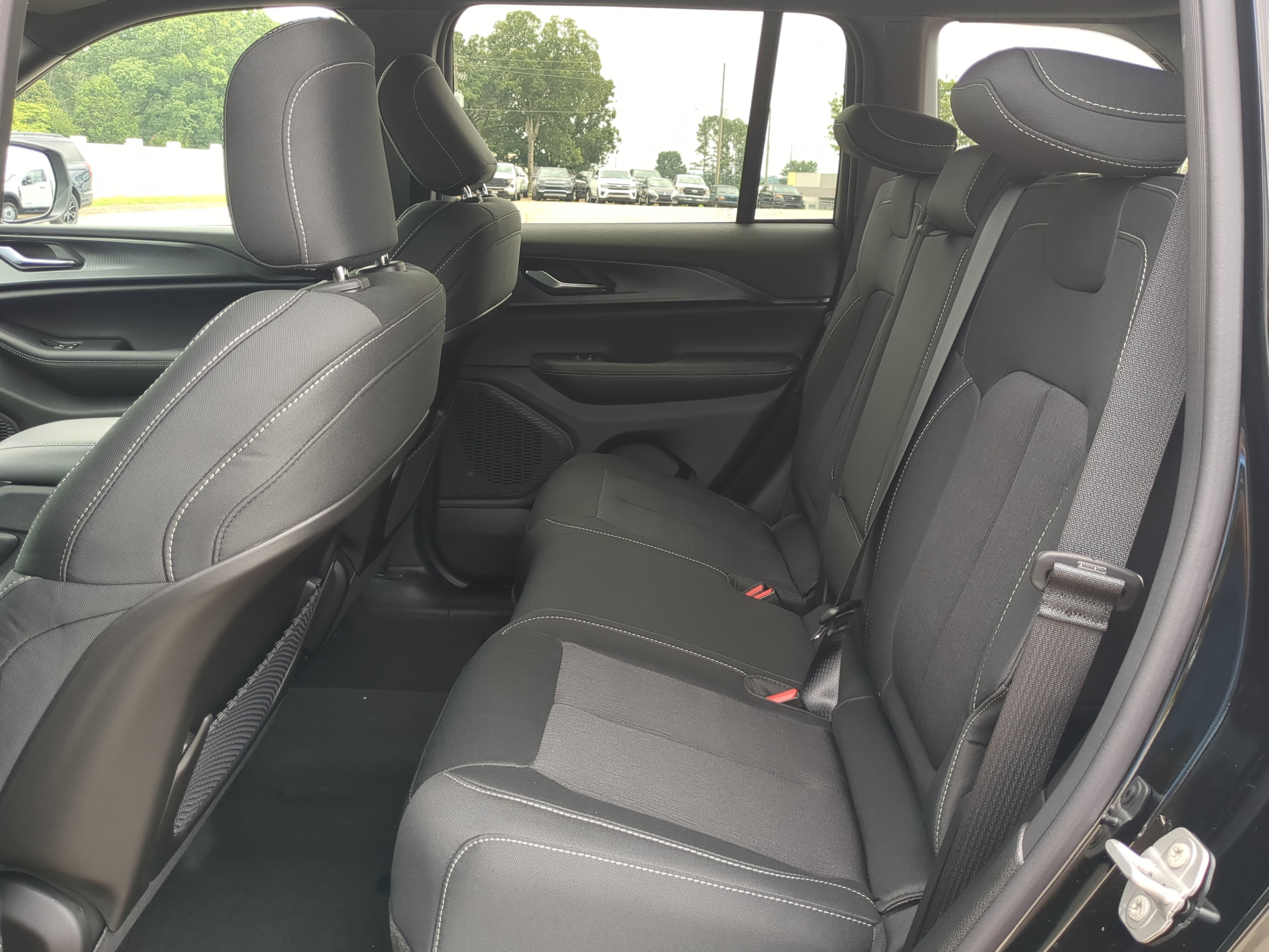 New 2026 Jeep Grand Cherokee Laredo X RWD image 12