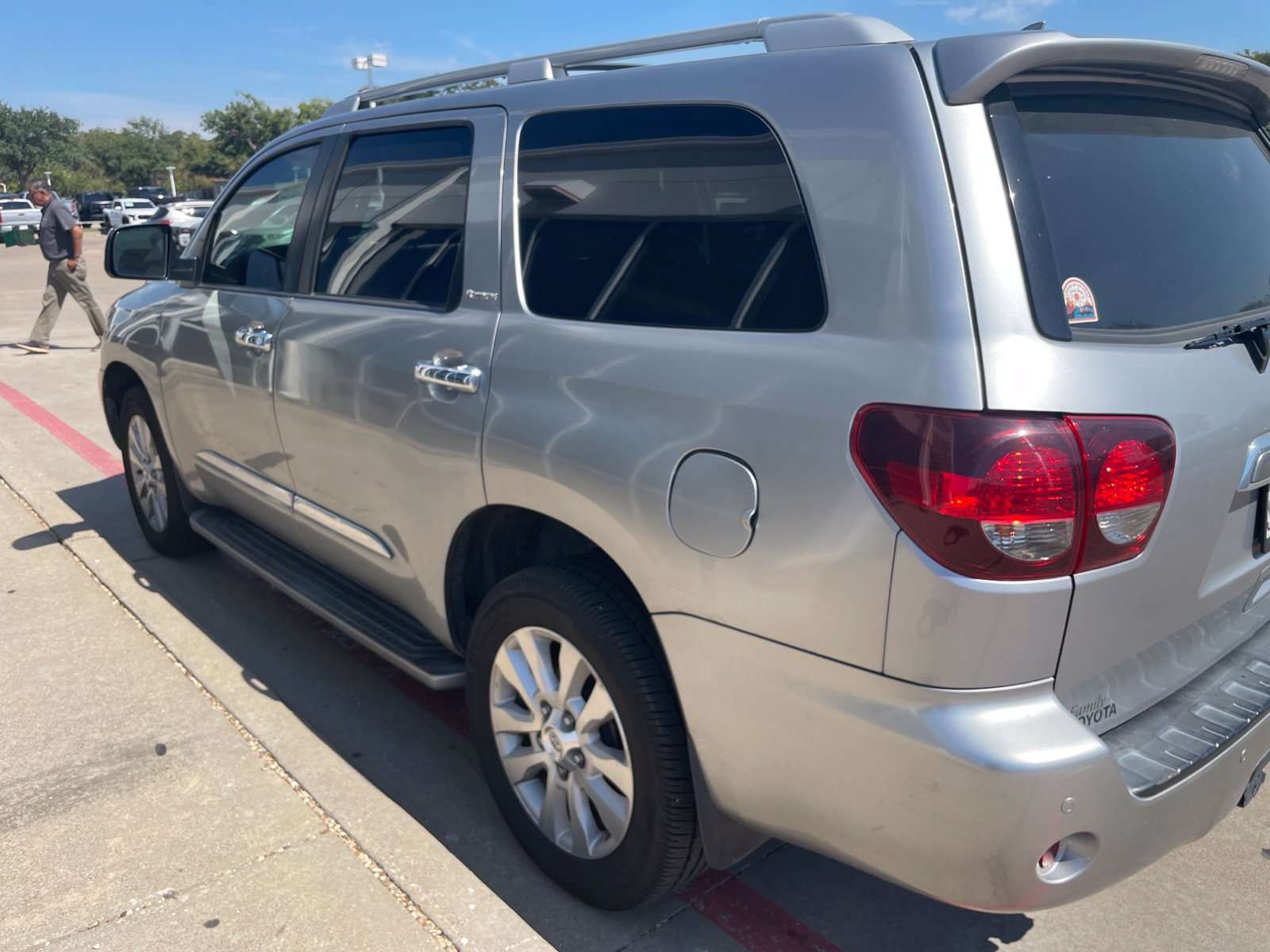 Used 2019 Toyota Sequoia Platinum AWD/4WD image 7